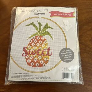 Dimensions SWEET PINEAPPLE Cross Stitch KIT #72-75343 w/6" Diameter Hoop Frame